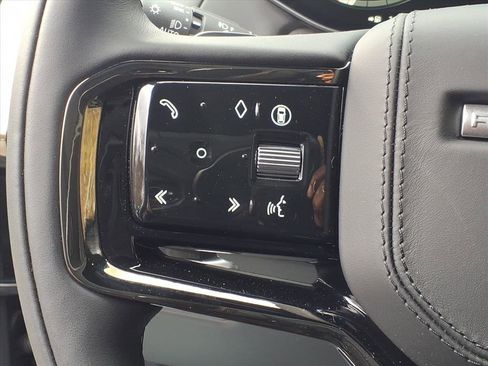 New 2025 Land Rover Range Rover Sport Dynamic SE image 16