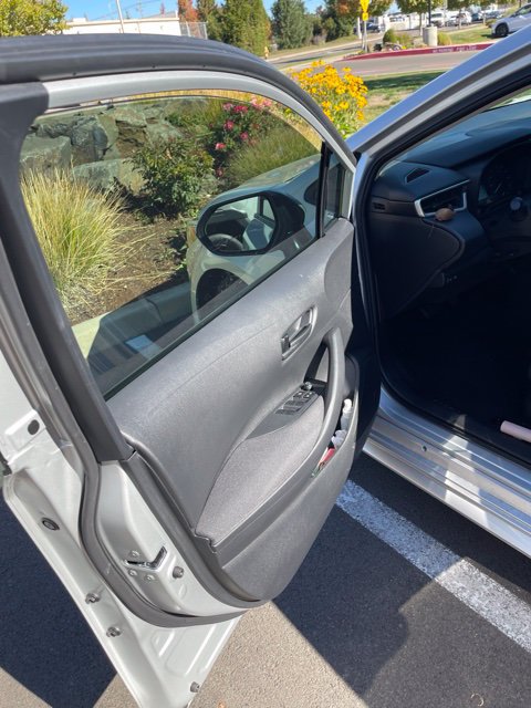 Used 2024 Toyota Corolla LE w/ LE Convenience Package FWD image 4