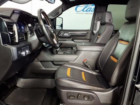 Used 2024 GMC Sierra 2500 AT4 w/ AT4 Premium Plus Package AWD/4WD image 8