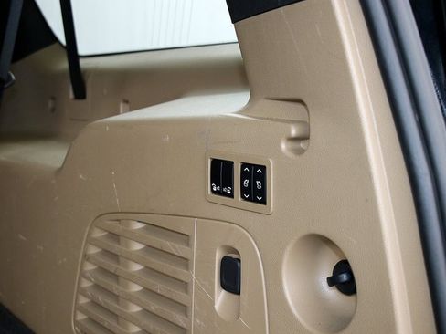 Used 2018 Cadillac Escalade ESV Platinum image 35