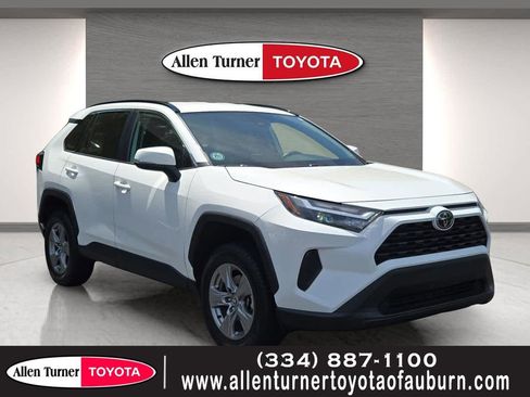 Used 2024 Toyota RAV4 XLE AWD/4WD image 1