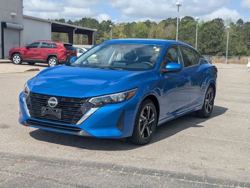 Used 2025 Nissan Sentra SV image 7