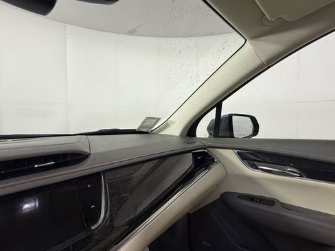 Used 2021 Cadillac XT6 Premium Luxury image 15