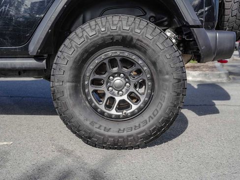 Used 2022 Jeep Wrangler Unlimited Rubicon w/ Xtreme Recon 35" Tire Package image 7