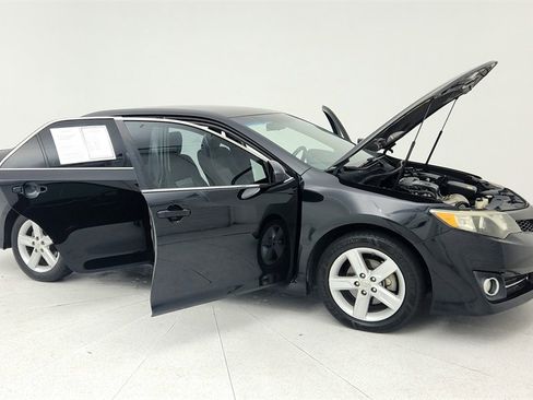 Used 2013 Toyota Camry SE image 13