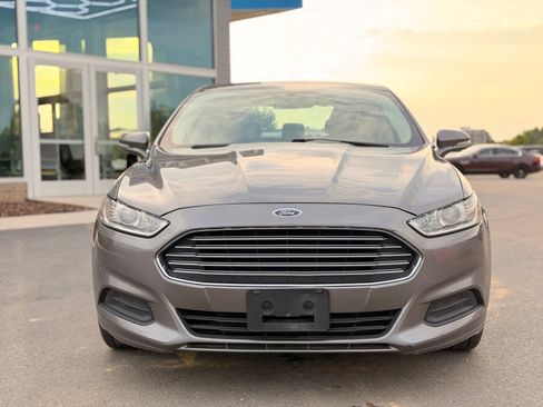 Used 2014 Ford Fusion SE FWD image 5