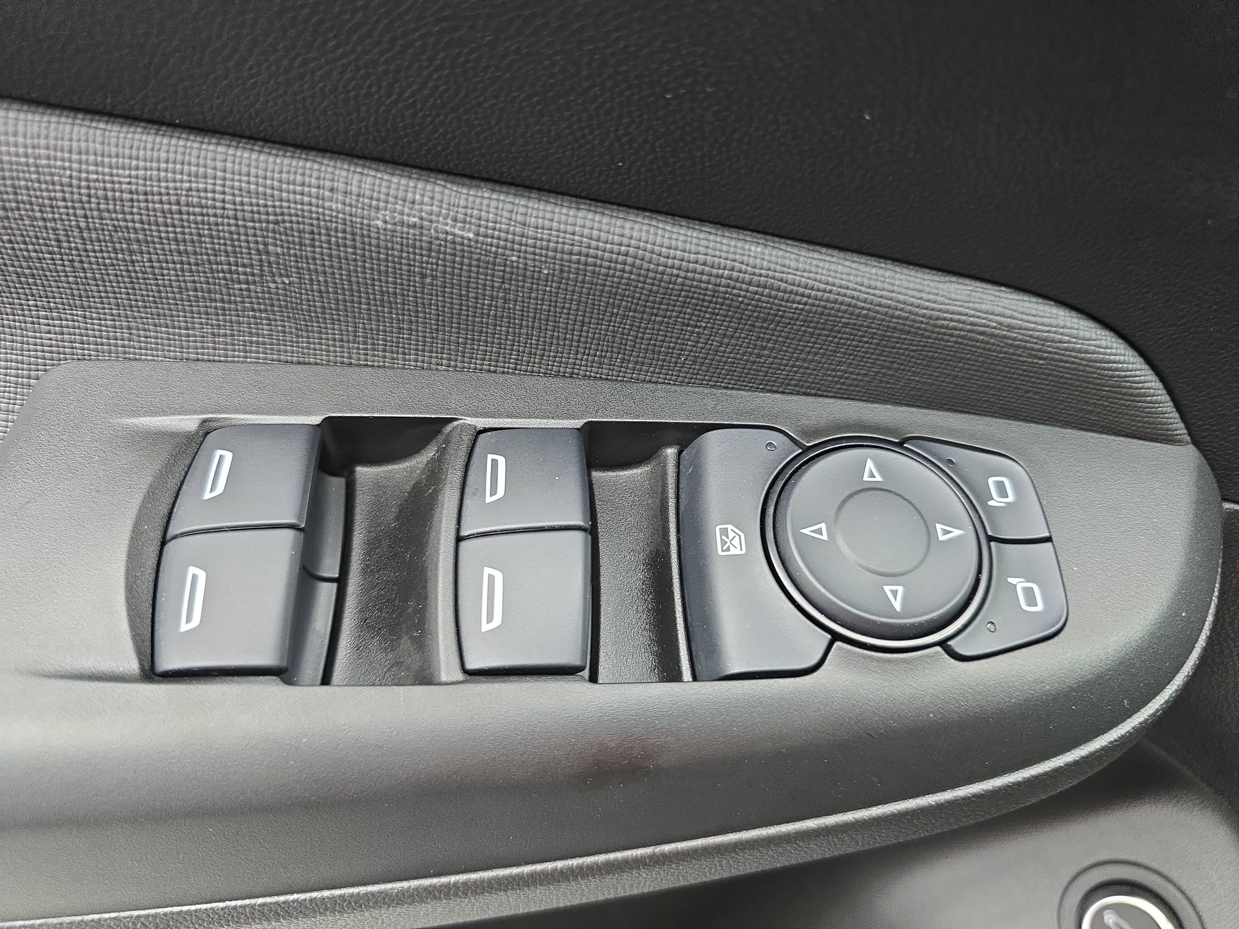Used 2025 Buick Envista Preferred w/ Convenience I Package FWD image 28