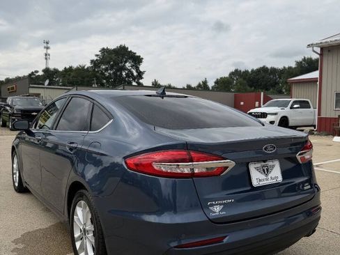 Used 2019 Ford Fusion SE FWD image 10