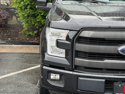 Used 2016 Ford F150 Lariat w/ Equipment Group 502A Luxury AWD/4WD image 4