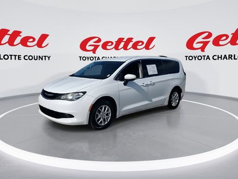 Used 2019 Chrysler Pacifica LX image 4