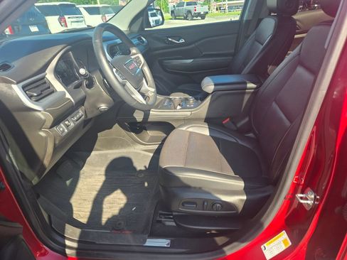 Used 2023 GMC Acadia SLT w/ Technology Package FWD image 7