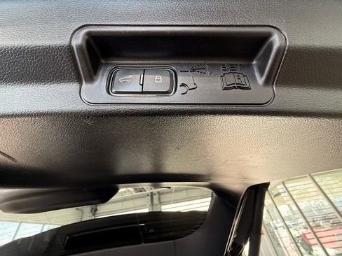 Used 2021 Ford Explorer XLT image 21