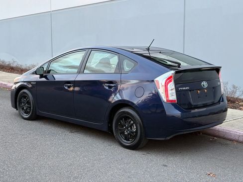Used 2015 Toyota Prius Two image 4