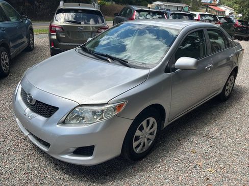 Used 2009 Toyota Corolla LE FWD image 2