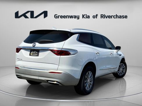 Used 2022 Buick Enclave Essence image 6