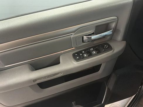 Used 2020 RAM 1500 Classic SLT RWD image 16
