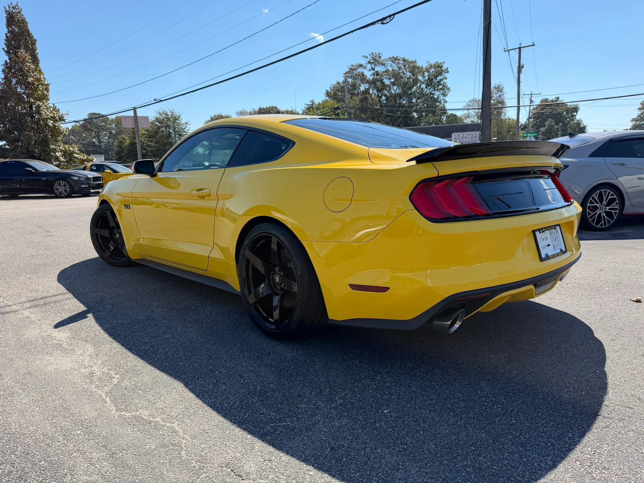 Used 2017 Ford Mustang GT w/ Black Accent Package RWD image 5