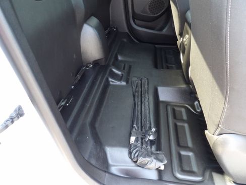 Used 2022 Chevrolet Colorado LT w/ Fleet Safety Package RWD image 32