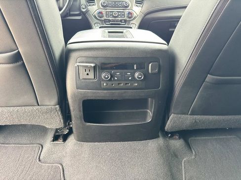 Used 2019 Chevrolet Suburban Premier RWD image 31