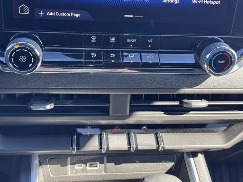 Used 2023 Chevrolet Colorado W/T image 25