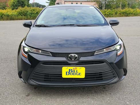 Used 2023 Toyota Corolla LE FWD image 2