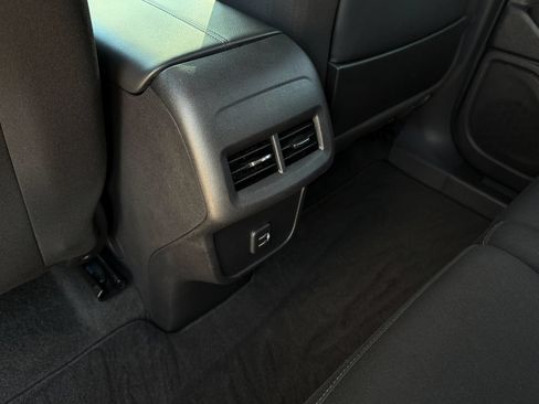 Used 2024 GMC Terrain SLE FWD image 25