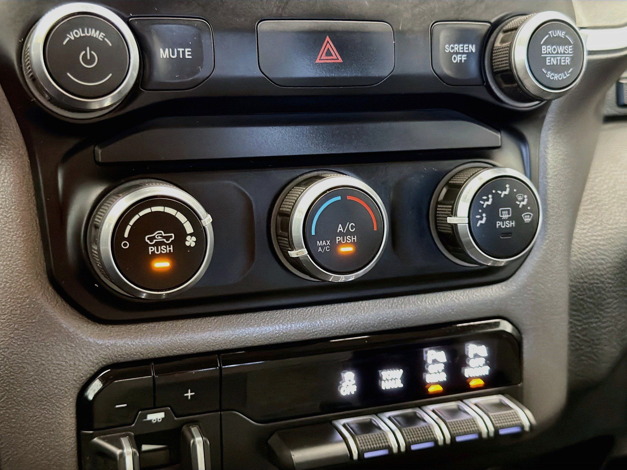 Used 2020 RAM 1500 Big Horn AWD/4WD image 10