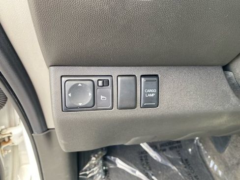 Used 2012 Nissan Frontier PRO-4X w/ Pro-4x Luxury Pkg AWD/4WD image 18