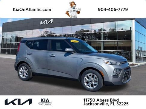 Used 2022 Kia Soul LX w/ Technology Package image 1