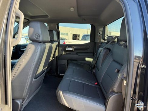 Used 2024 GMC Sierra 1500 SLT image 10