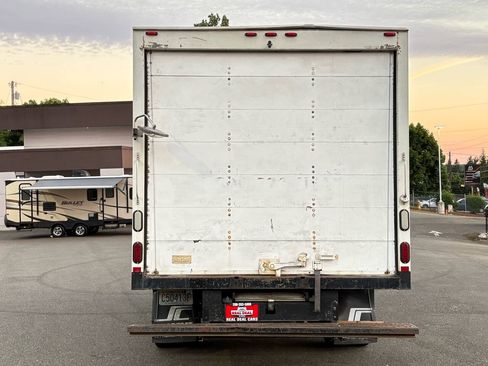 Used 2016 Ford E-350 and Econoline 350 Super Duty RWD image 4