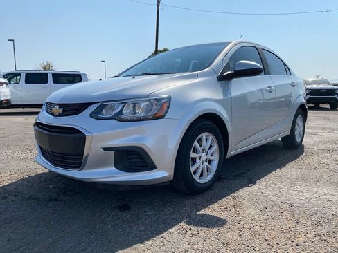 Used 2017 Chevrolet Sonic LT FWD image 2
