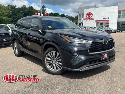 Used 2024 Toyota Highlander Platinum AWD/4WD image 1
