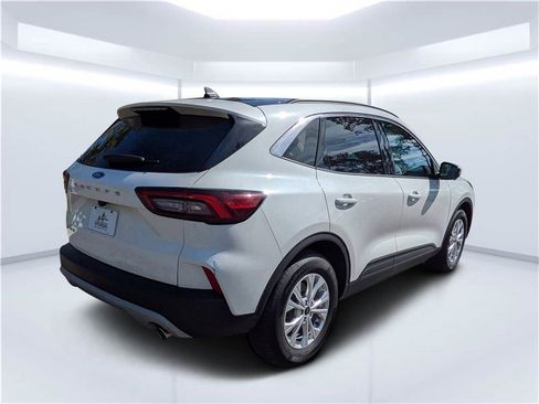 Used 2023 Ford Escape Active w/ Tech Pack #2 image 3