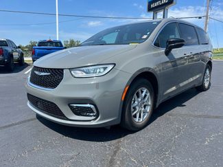 Used 2025 Chrysler Pacifica Select FWD 360° Tour