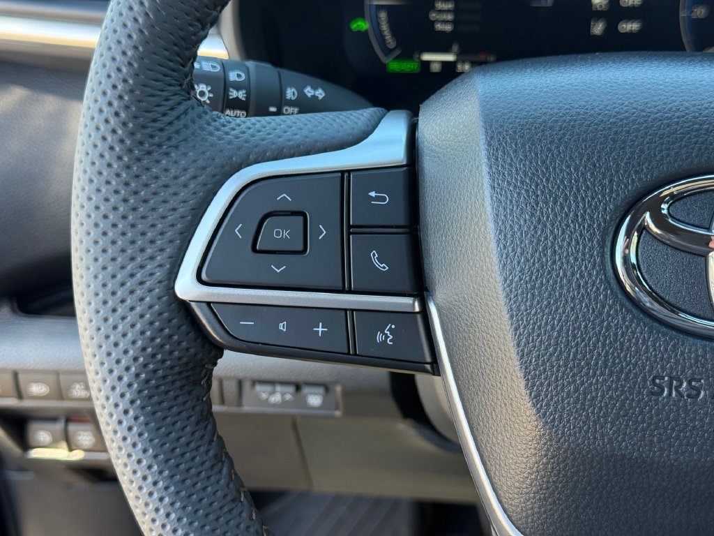 New 2026 Toyota Sienna Limited AWD/4WD image 11