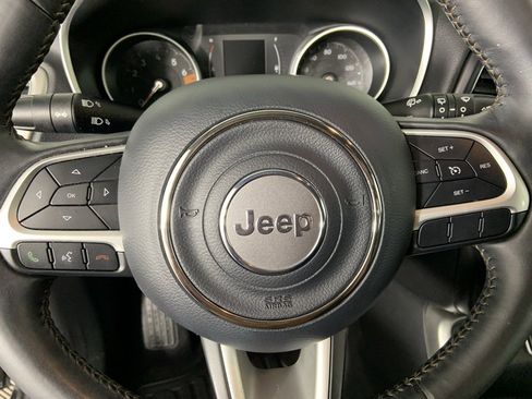 Used 2018 Jeep Compass Latitude image 30