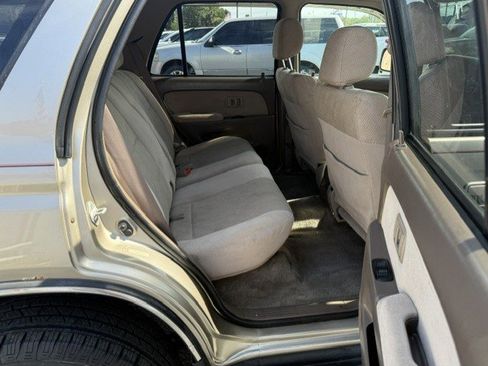 Used 2001 Toyota 4Runner SR5 AWD/4WD image 16