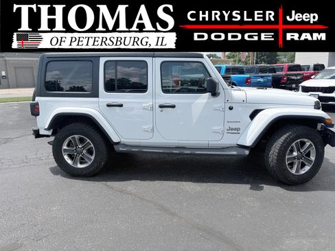 Used 2019 Jeep Wrangler Unlimited Sahara AWD/4WD image 4