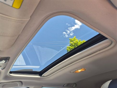 Used 2011 Subaru Outback 3.6R Limited w/ PWR Moonroof Pkg AWD/4WD image 18