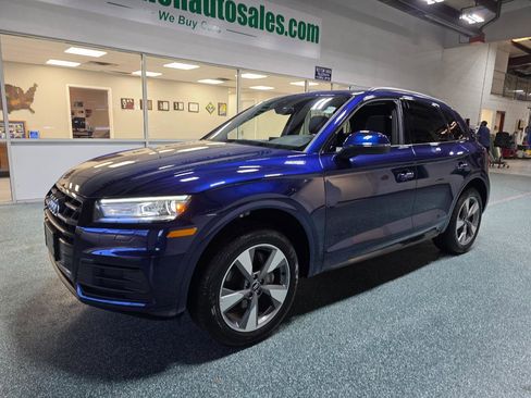 Used 2020 Audi Q5 2.0T Premium w/ Titanium Sport Package image 2