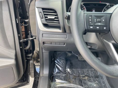 Certified 2022 Nissan Rogue S image 13