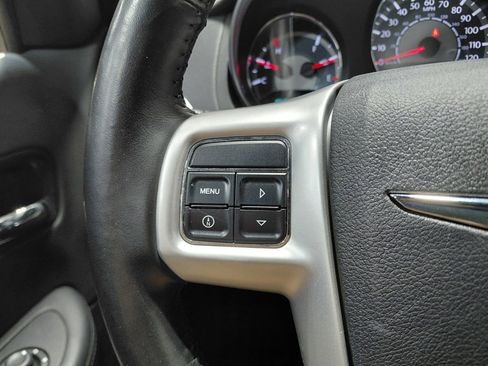 Used 2011 Chrysler 200 Touring image 32