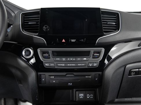 Used 2022 Honda Pilot Touring image 35