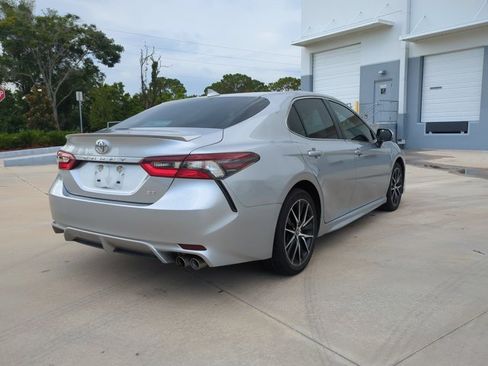Used 2023 Toyota Camry SE w/ Convenience Package FWD image 5