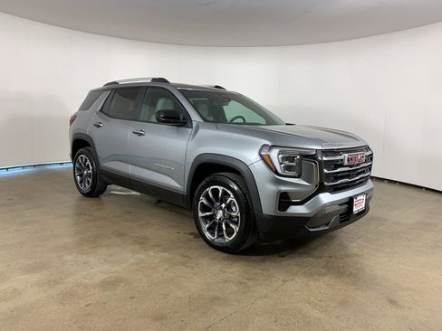 Used 2025 GMC Terrain Elevation w/ Elevation Premium Package image 5