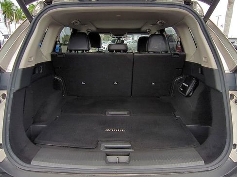 Used 2022 Nissan Rogue Platinum w/ Head-Up Display Package image 12