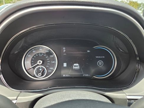 Used 2025 Genesis GV70 2.5T AWD/4WD image 23