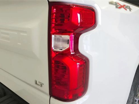 Used 2024 Chevrolet Silverado 1500 LT image 15