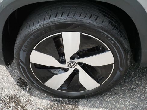 Used 2023 Volkswagen Taos S w/ Driver Assistance Package AWD/4WD image 15